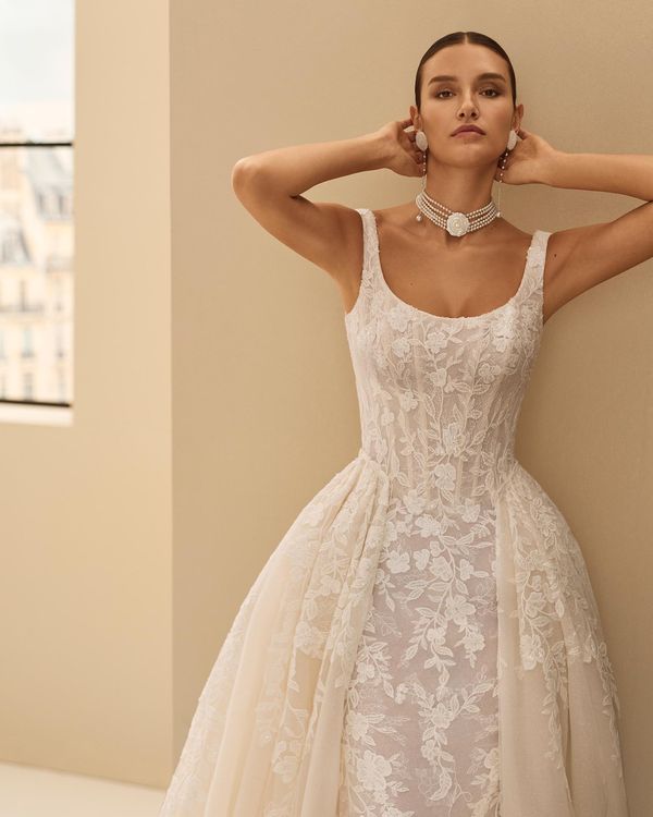 NITA - Vestido de novia de dos piezas con silueta sirena, escote redondo, tirantes, encaje pedrería, cierre corset en espal... 1