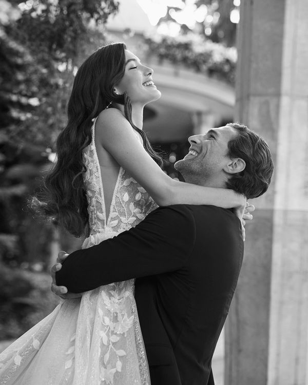 ARLET - Romantic princess-style wedding dress, made with tulle, lace and beadwork. This exclusive Adriana Alier design feat... 1