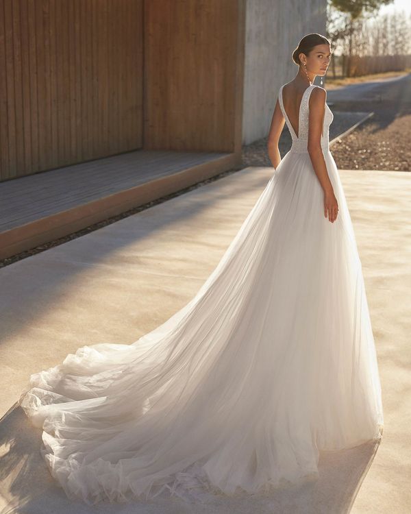 Colecci n De Vestidos De Novia Rosa Clar Elegancia Y Dise o Exclusivo